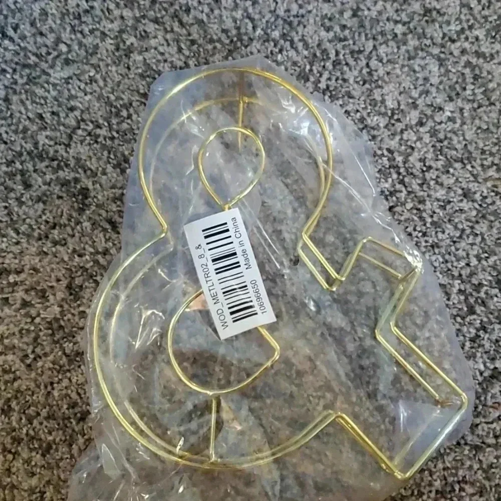 & gold letter
